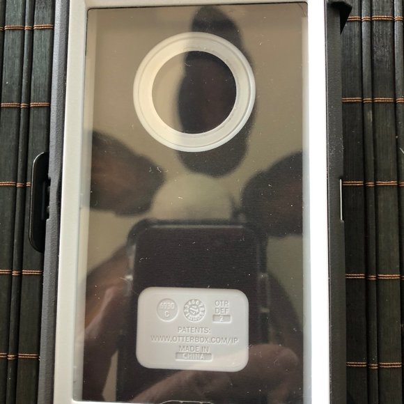 OTTERBOX-DEFENDER RUGGED PROTECTION FOR IPHONE 7=8 - Picture 4 of 5